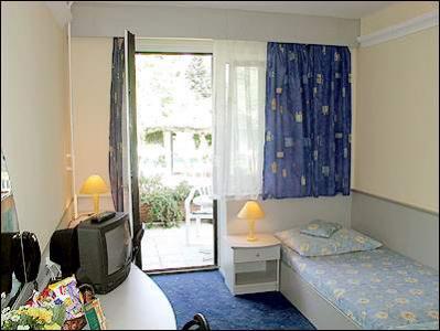 Hotel Korona Pension Budapest - Zweibettzimmer des Hotels - Hotel Korona Pension Budapest - in der Gartenstadt von Buda in Budapest