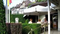 Terrasse im Hotel Molnar in Buda, auf dem Szechenyi-Berg, im schönsten Grünviertel von Budapest Terrasse im Hotel Molnar in Buda, auf dem Szechenyi-Berg, im schönsten Grünviertel von Budapest