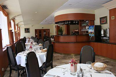 Restaurant im Hotel Wien in Budapest - Hotel Wien Budapest, Hotel an der Einfahrtsstrecke der Autobahnen M1-M7