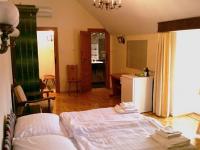 Buda - Kalmar Pension mit schön eingerichtetem Zimmer Buda - Kalmar Pension mit schön eingerichtetem Zimmer