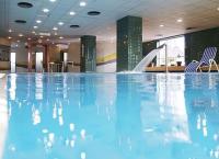 Wellnesswochenende im Hotel Danubius Arena in Budapest -  Inneres geheiztes Pool